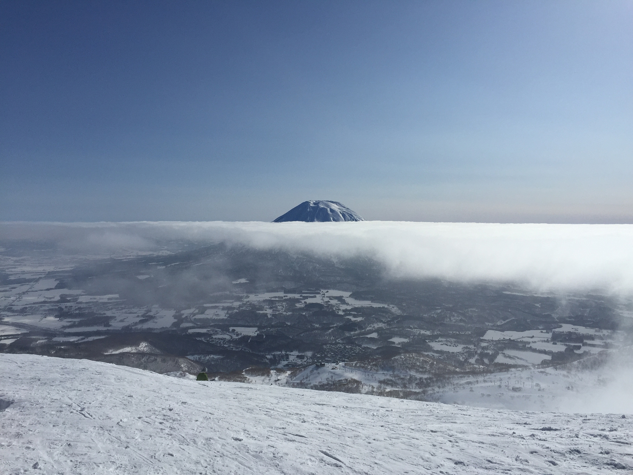 世界上降雪最多的地方：全球降雪量之最，雪墙公路成奇观
