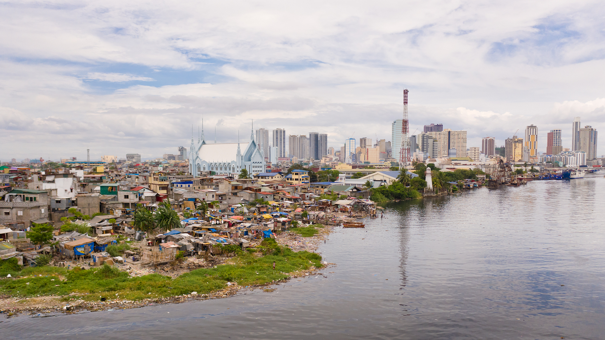 马尼拉的撕裂与全球贫困：繁华背后的生存困境