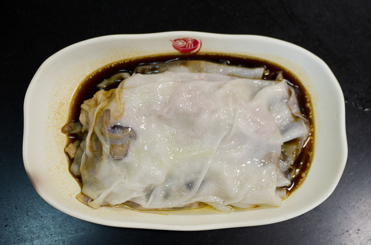 潮汕肠粉的家常秘籍：薄如蝉翼的粉皮里藏着怎样的美味密码