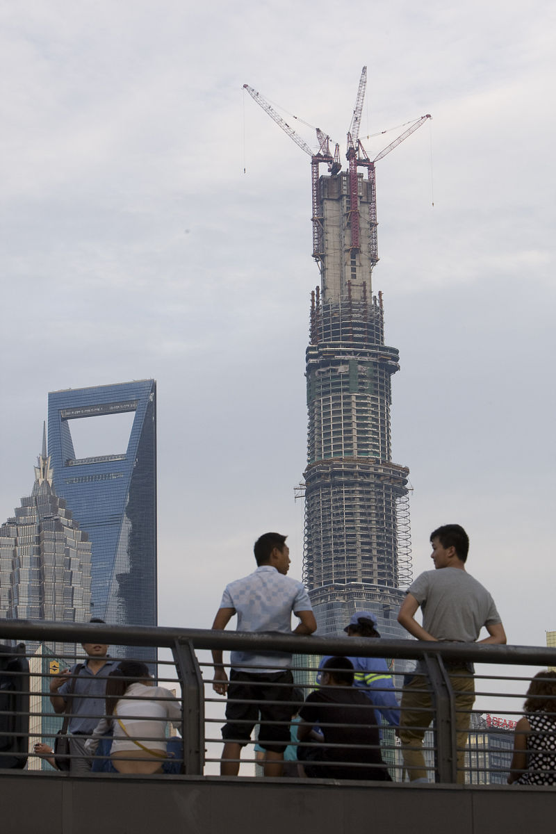 世界第一高楼哈利法塔：828米的奇迹与魅力