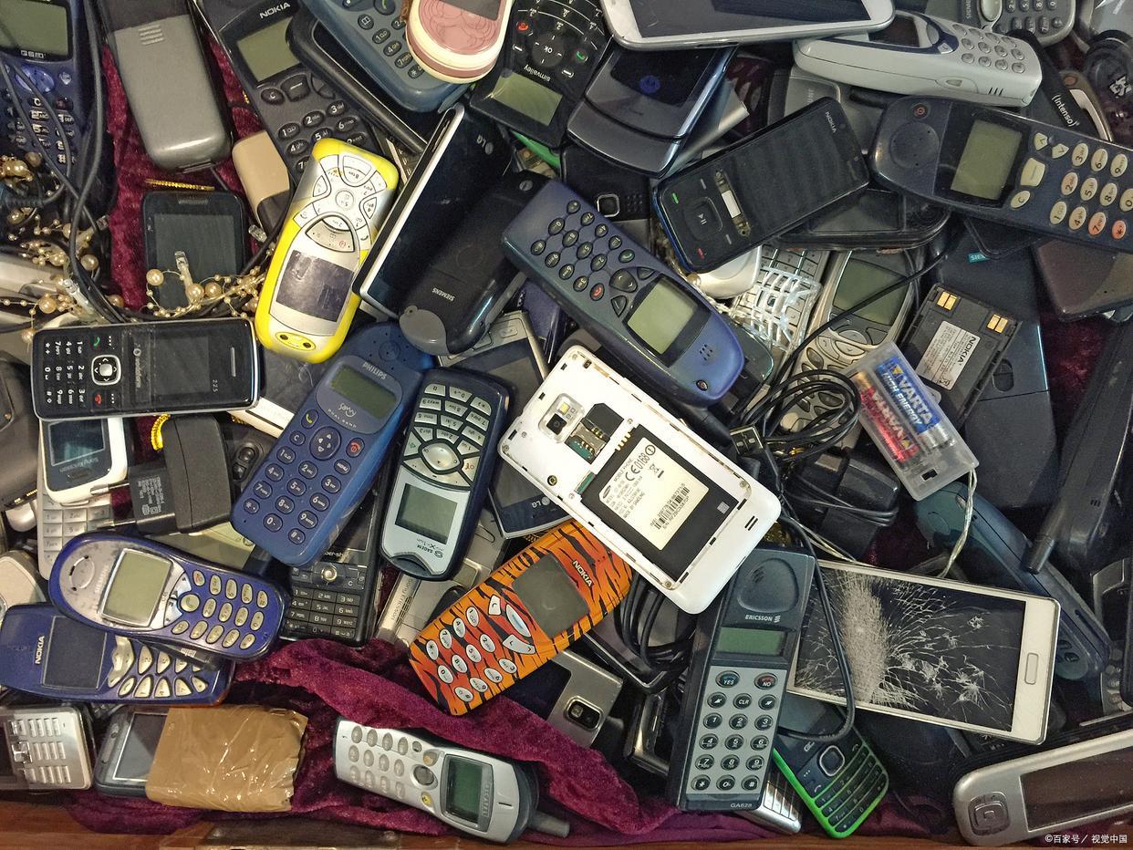 男子用sim卡炼出191克黄金