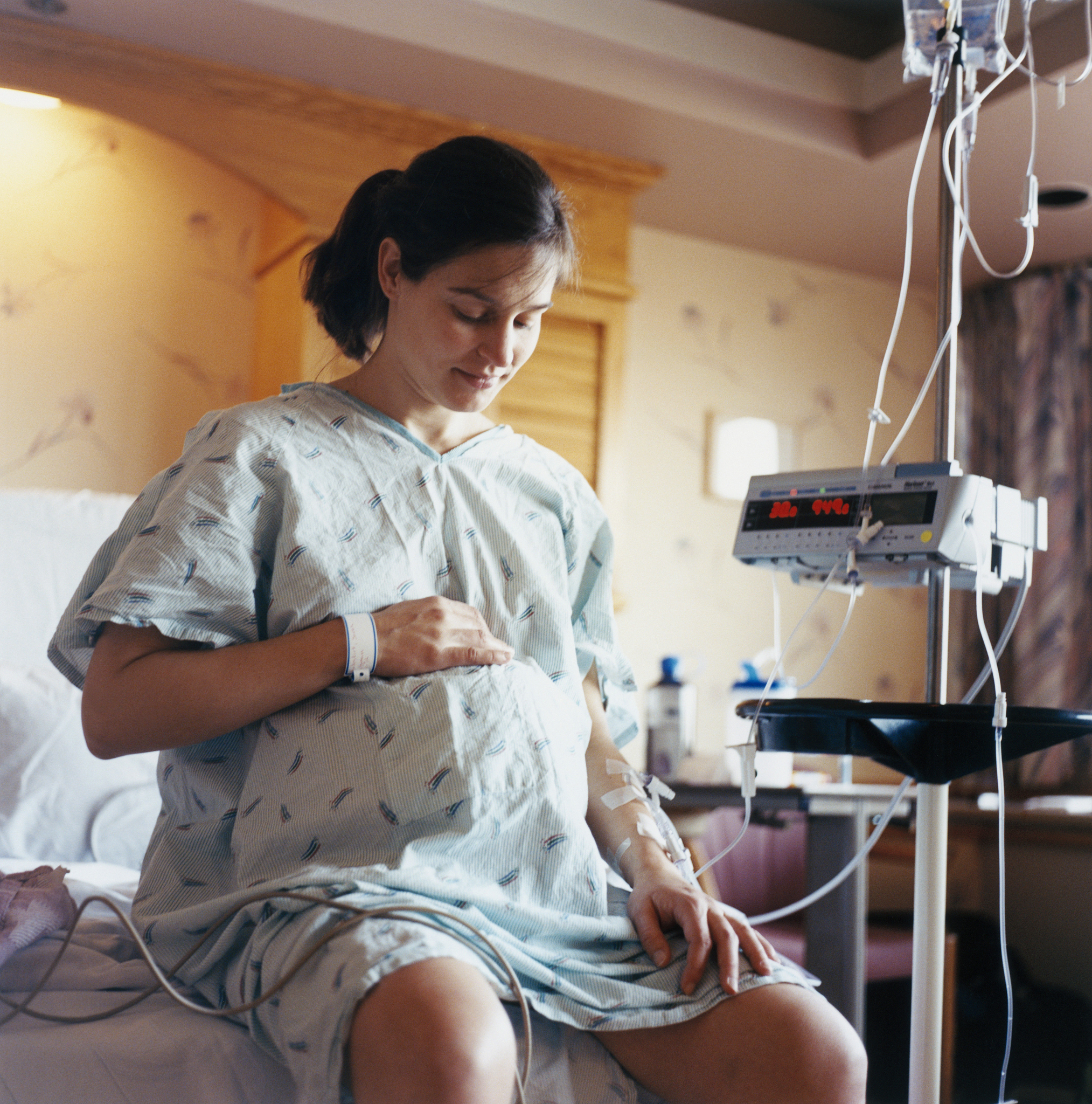 妻子怀孕丈夫却孕吐不停？医生揭秘