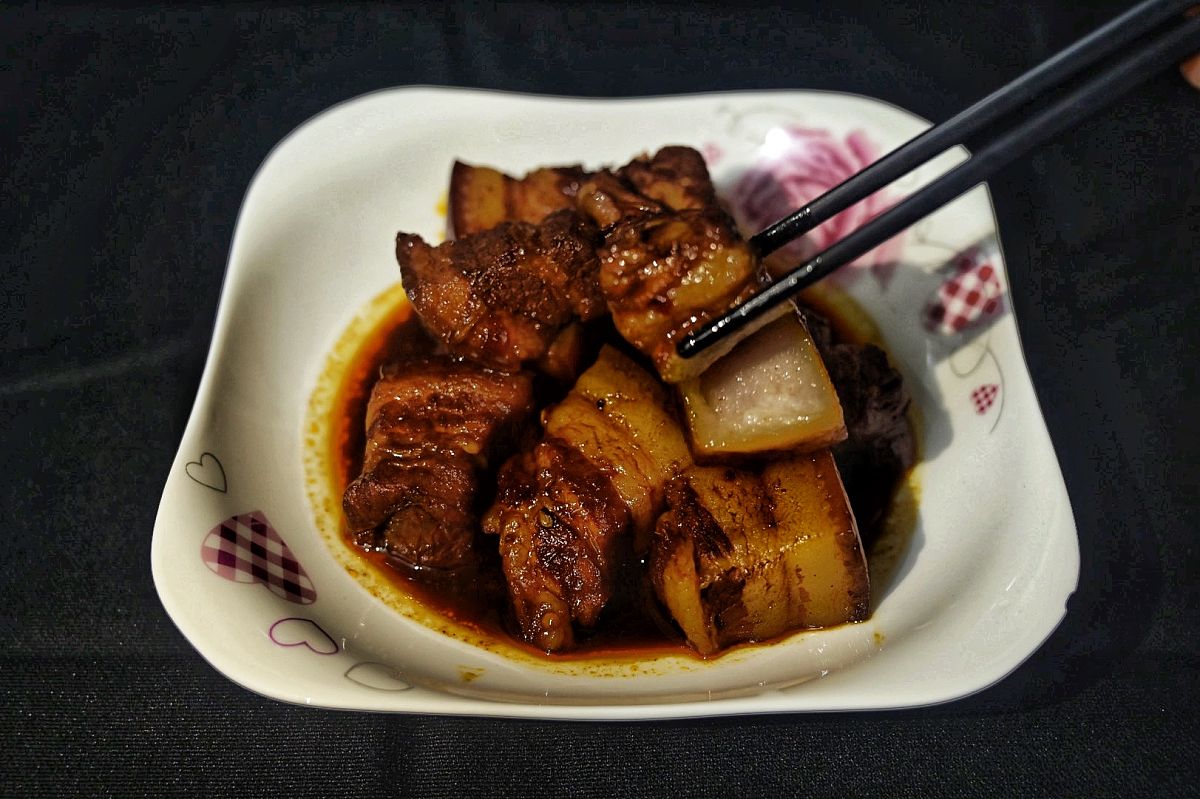 砂锅扣肉的家常做法：软烂香糯不油腻的终极做法